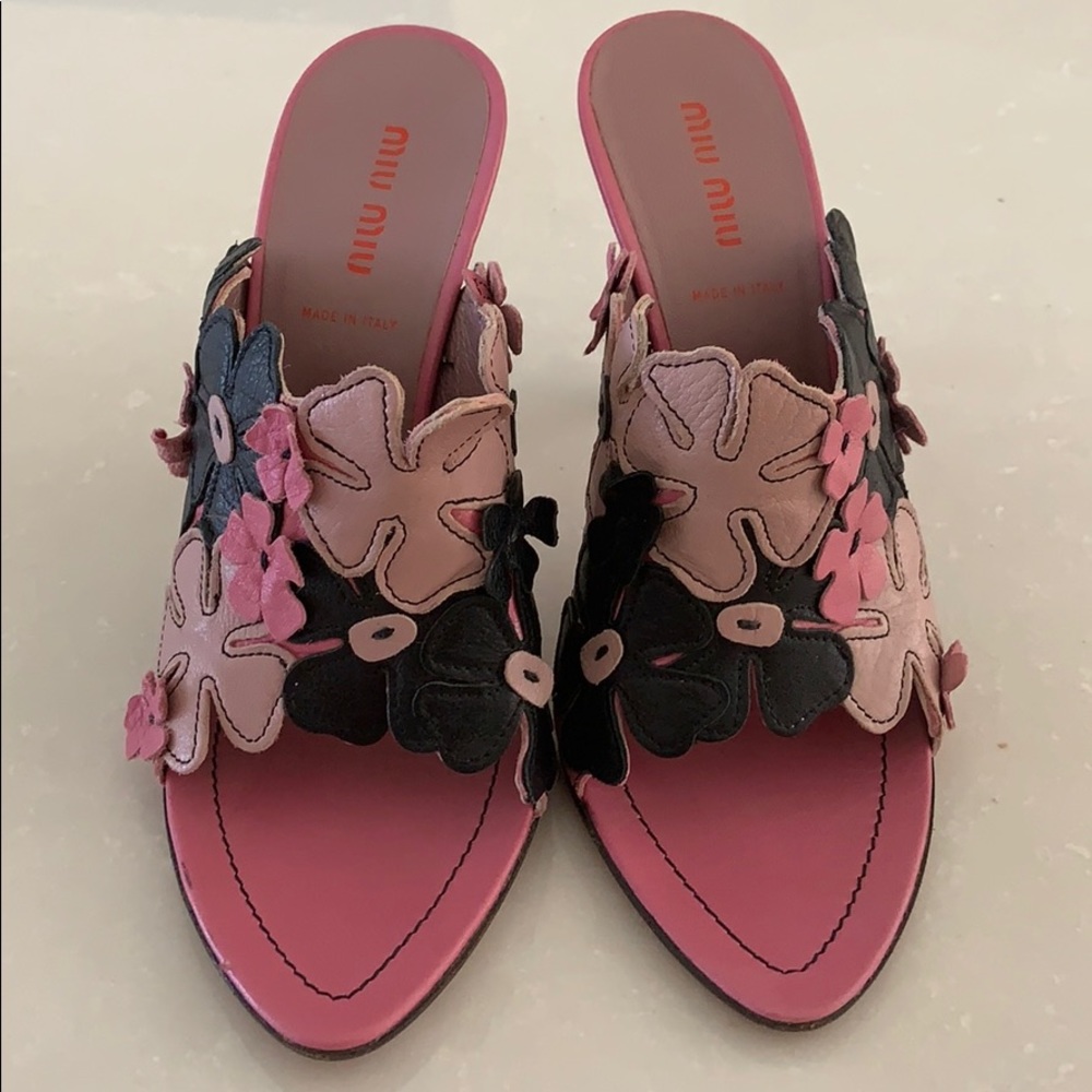MiuMiu stunning heels with 🌸 flower detail - Picture 8 of 8